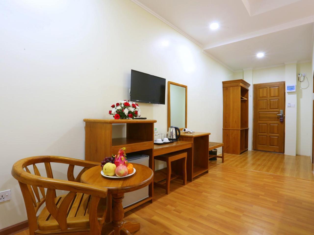 Glorious Monywa Hotel Екстер'єр фото